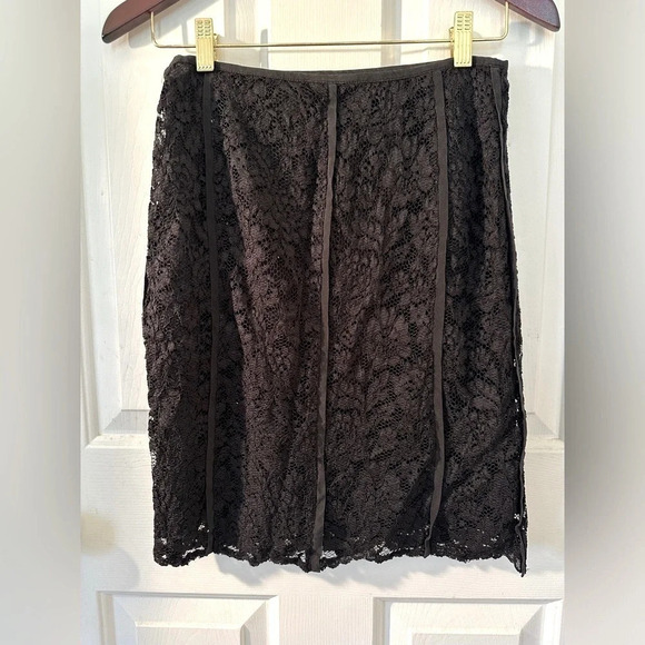 TORY BURCH Size 2 BLACK Everett Lace Pencil Skirt Silk Lining Mini Scalloped Hem - Picture 4 of 13